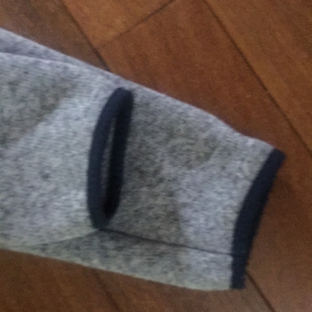 New LL Bean Pullover - Picture 5 of 5